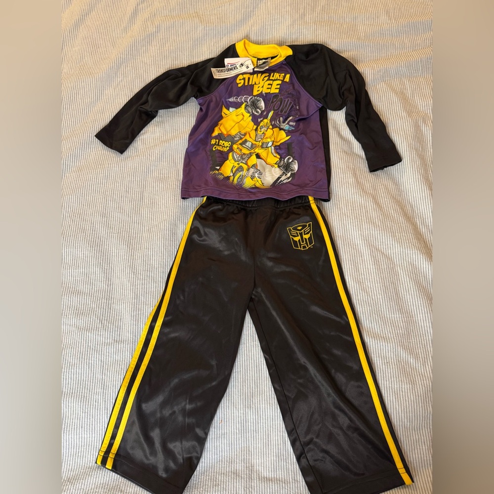 🟢NWT TRANSFORMERS 3T 2 piece sweatsuit🟢